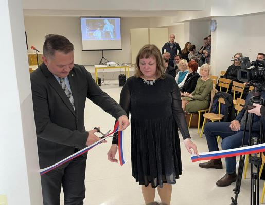 FOTO: Namenu predali prizidek k osnovni šoli 