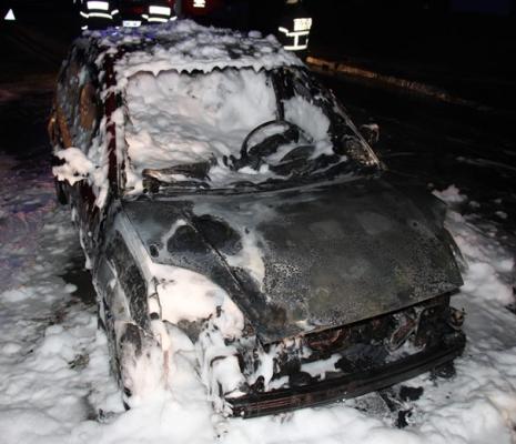 Požar na vozilu povzročila napaka na električni napeljavi