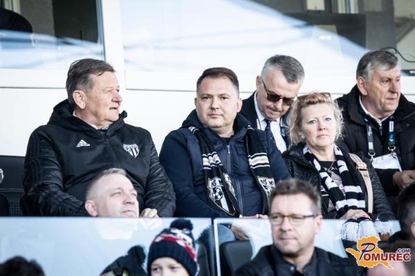 Škof Štumpf: Nogometu so zazvonili pogrebni zvonovi, odzval se je tudi Anželj