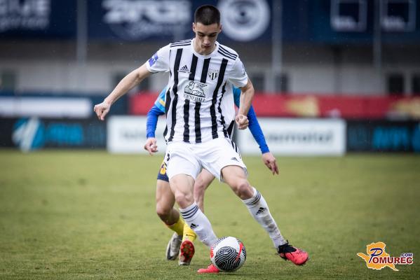 FOTO: Mura poražena v Celju