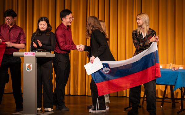 FOTO: V soboto v Ljutomeru zaključili mednarodni debatni turnir s finalno debato