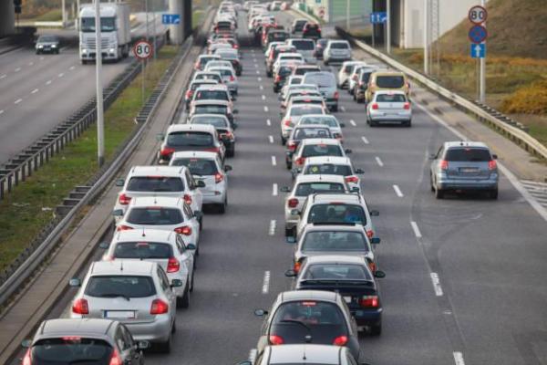 Zaradi praznikov pričakovan povečan promet