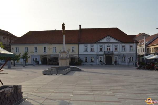 Na Glavnem trgu si želijo manj prometa ter več zelenih površin in dogodkov