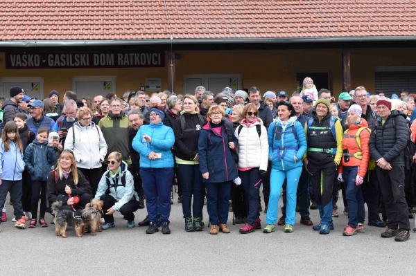 FOTO: Ob dnevu žena potekal jubilejni 20. pohod po Sladki poti