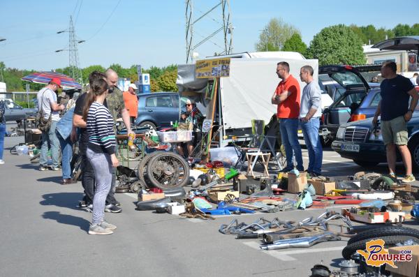 FOTO: Sejem starodobnikov, delov in opreme privabil mnogo obiskovalcev