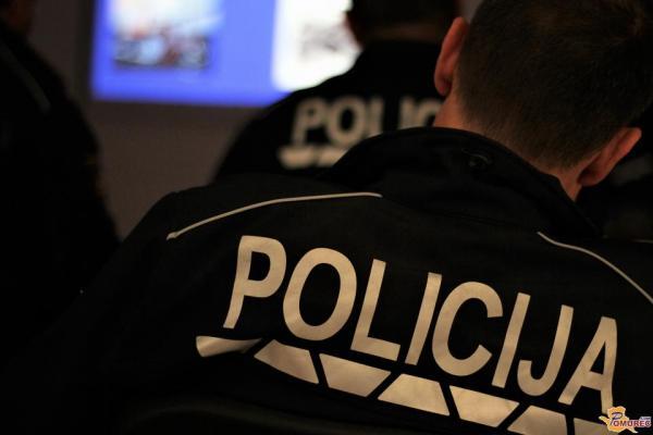 V Petanjcih padel motorist in se lažje poškodoval