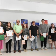 FOTO: Podelili priznanja avtorjem in mentorjem izbranih del natečaja Plakat miru 