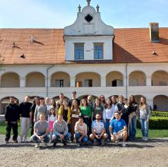 FOTO: Mladi opozorili na pomen uravnotežene prehrane in duševnega zdravja