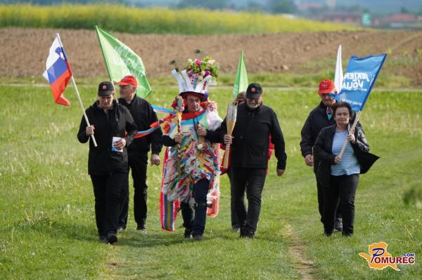 FOTO: Slovenska olimpijska bakla je gorela tudi na Turnišču