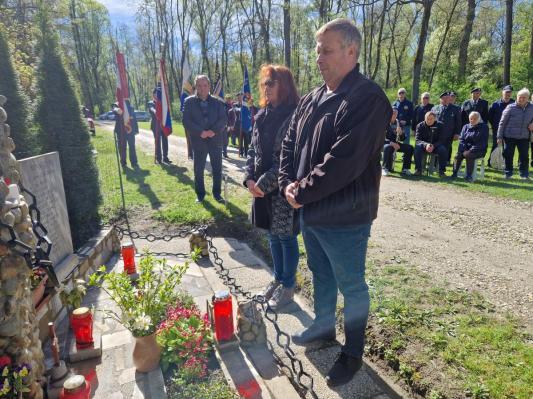 Na Moti so se poklonili padlim talcem