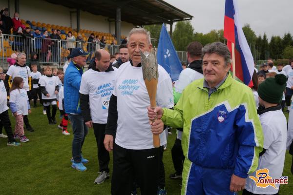FOTO: Slovenska olimpijska bakla gorela tudi v Martjancih