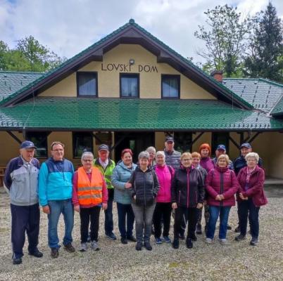 Križevski upokojenci na pohodu po občini
