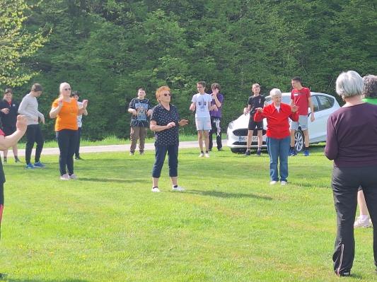 FOTO: Z vadbo na prostem obeležili svetovni dan zdravja