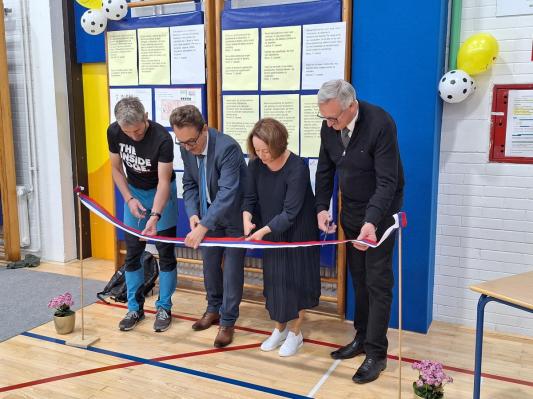 FOTO: S slovesnostjo namenu predali obnovljeno telovadnico