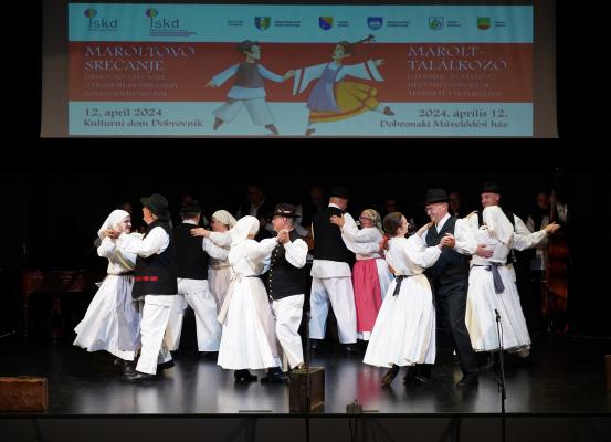 FOTO: V Dobrovniku potekalo srečanje folklornih skupin