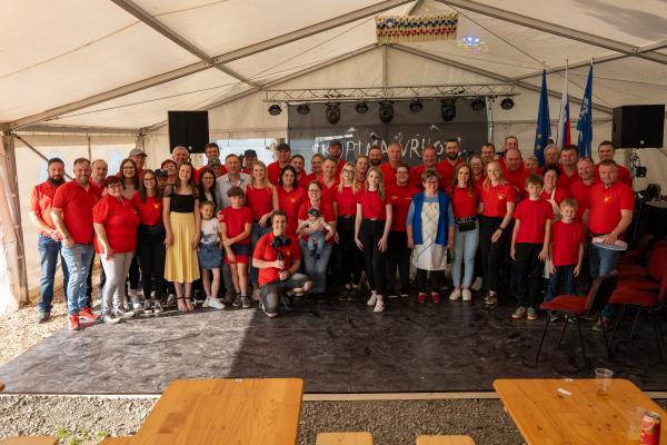 FOTO: Nepozaben večer v Kraščih, ki je povezal glasbo, kulturo in tradicijo 
