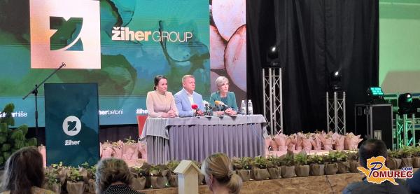 Uradno odprli novi lesnopredelovalni center 