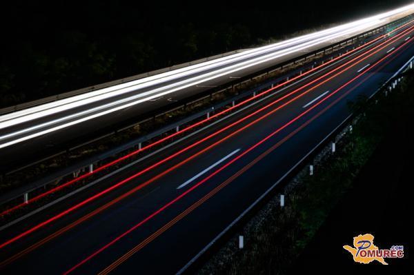 Skozi naselje vozil kar 159 km/h