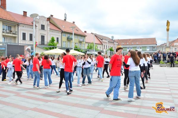 Maturanti bodo zaplesali četvorko v teh pomurskih krajih