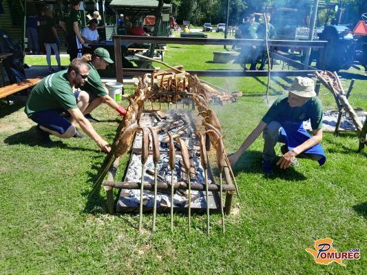 FOTO: Na ribiškem dnevu pri Veški gramoznici dišalo po pečenih in ocvrtih ribah