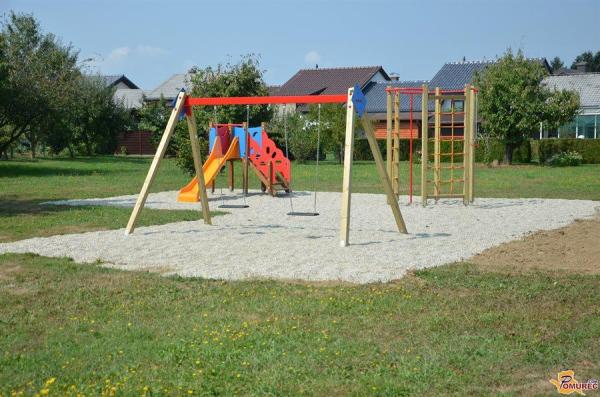 Igrišče ob mestnem parku med tremi finalisti