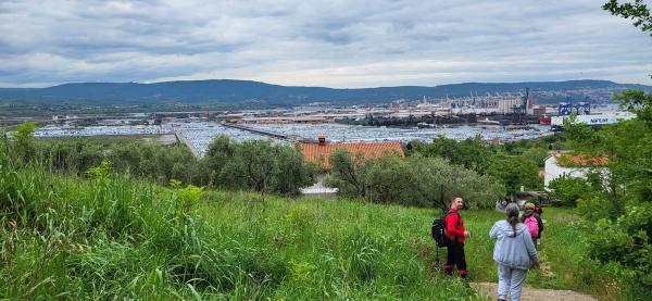 FOTO: Prvomajski pohod Turističnega društva Gradišče na Obalo