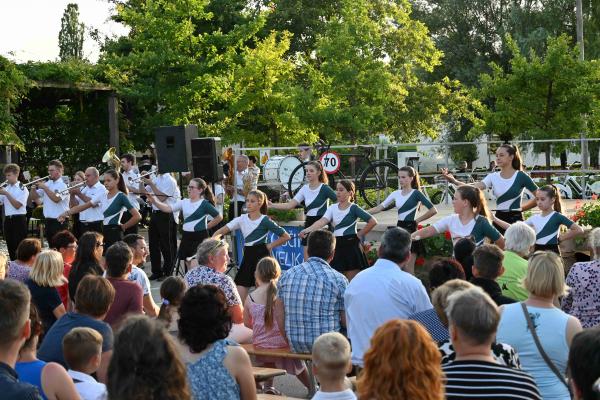FOTO: V Veliki Polani obeležili 70 let folklorne skupine 