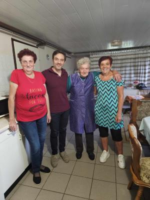 FOTO: Ta pomurski župan na domu obiskal številne jubilante