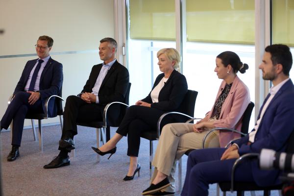 VIDEO: Bomo našli svoj prostor pod soncem?