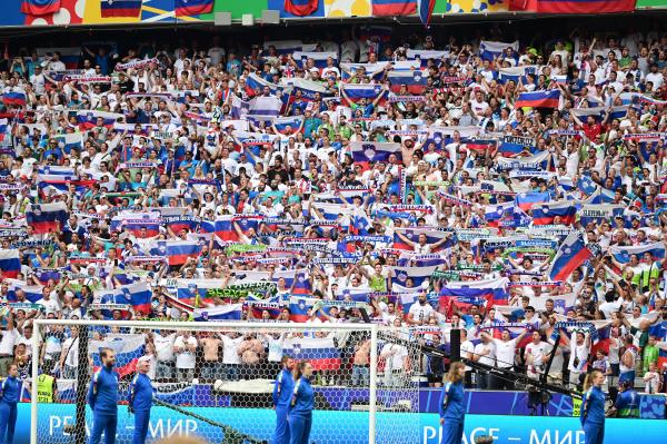 FOTO: Slovenski nogometaši le do remija s Srbijo