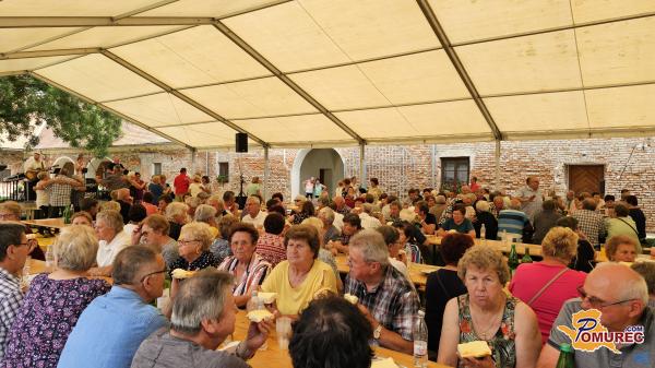 FOTO in VIDEO: V Rakičanu poteka srečanje upokojencev