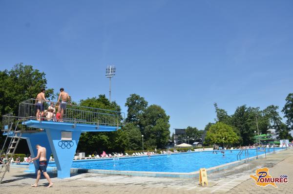 FOTO: Poletje je prispelo v mesto, kopališče odprlo svoja vrata!
