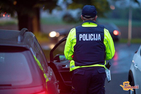 Poškodba vozila na parkirišču in nesreča pri delu