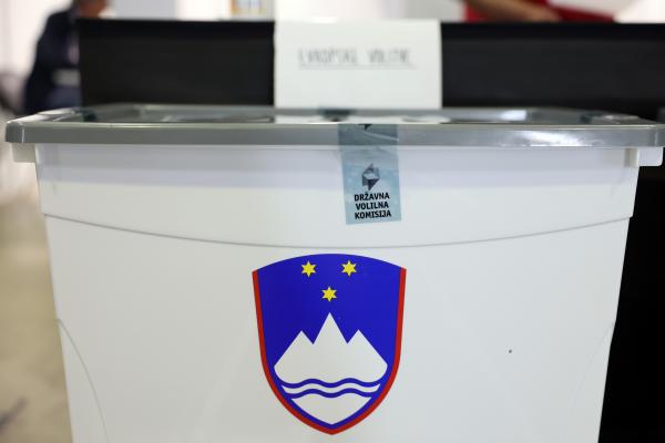 Do 16. ure je glasovalo toliko volivk in volivcev.