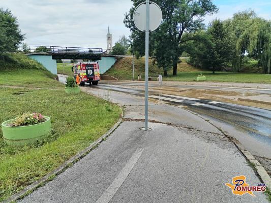 FOTO in VIDEO: Neurje najbolj prizadelo Boračevo, zaradi plazu evakuirali družino v Črešnjevcih