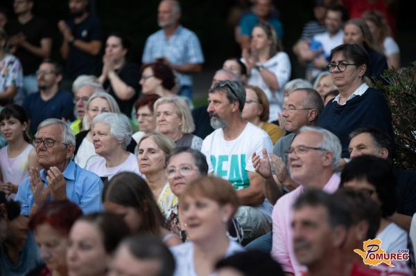 FOTO in VIDEO: Grajska ploščad zaživela v ritmih Indije in Paname