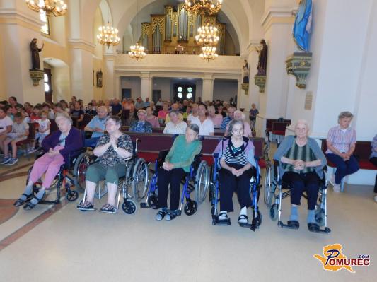 FOTO: V župnijski cerkvi v Beltincih je mašo daroval župnik Aljaž Baša
