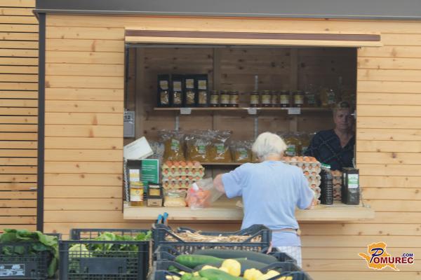 FOTO: Utrinki iz tržnice