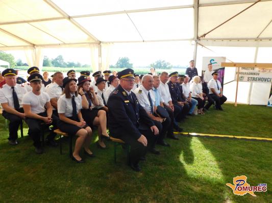 FOTO: Gasilci so bogatejši za nov gasilski prapor 