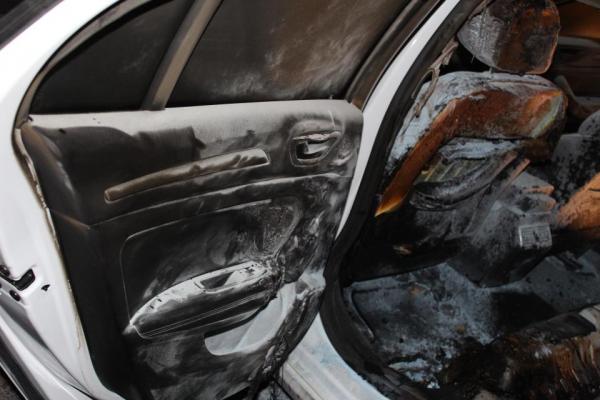 Policisti so obravnavali požar na osebnem vozilu