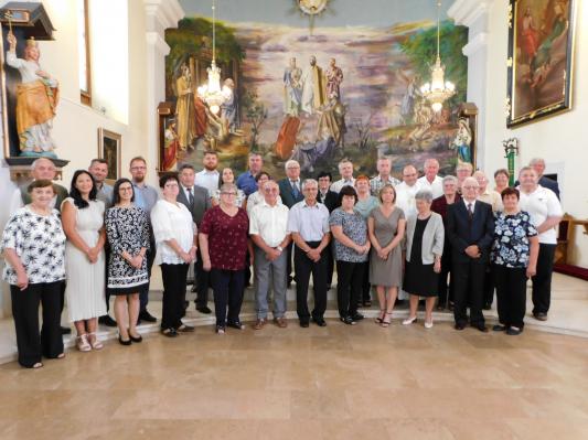 FOTO: Praznovanje zakonskih jubilantov v dvojezični župniji Dobrovnik 