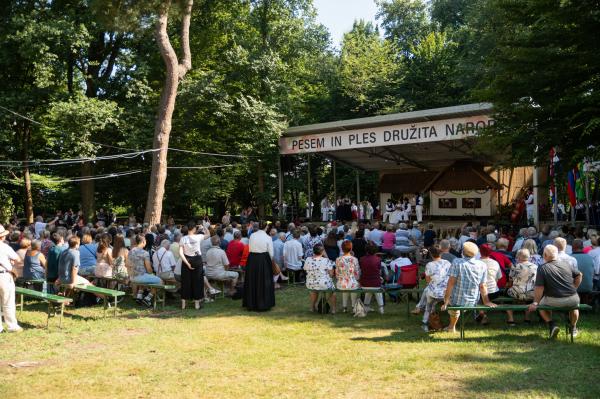 FOTO in VIDEO: V Beltincih potekal praznik slovenske folklore 