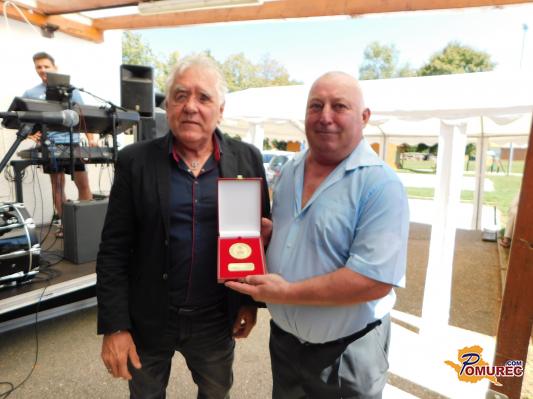 FOTO: Ob jubilejnem praznovanju prejeli malo plaketo Zveze društev upokojencev Slovenije 