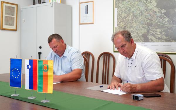 Občina Turnišče podpisala pogodbo za rekonstrukcijo strehe na Osnovni šoli Turnišče