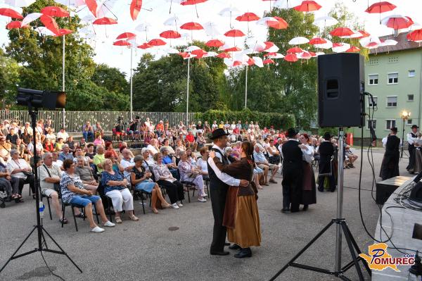 FOTO in VIDEO: Slovenski etno večer poskrbel za dobro vzdušje v Lendavi