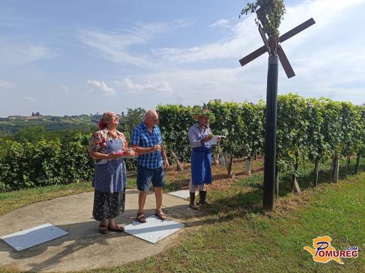 FOTO: V Globoki med slikovitimi vinogradi so postavili klopotec 