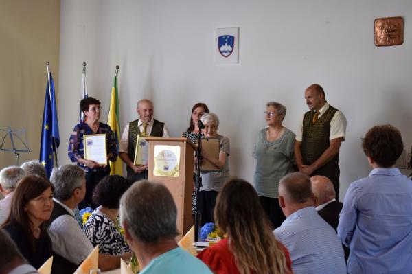 FOTO: Čebelarsko društvo praznovalo 90. rojstni dan