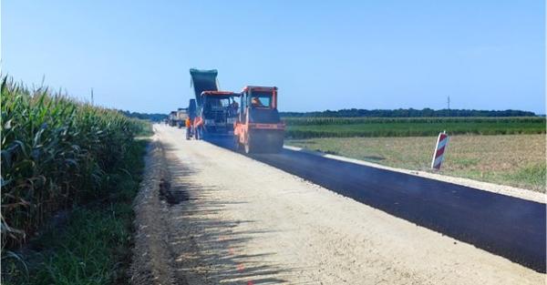 Popolna zapora te ceste, dela so v polnem teku