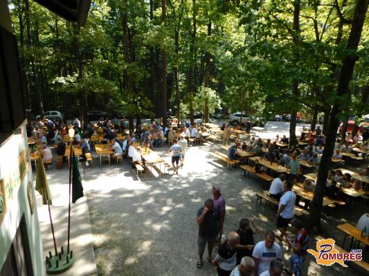 FOTO: Vojaški kaplan Matjaž Muršič Klenar je daroval Hubertovo mašo