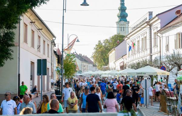 Doživite tradicijo in kulturo na Festivalu Vinarium 2024 v Lendavi